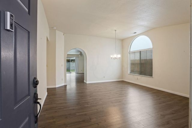 3716 Des Moines Dr, Stockton, CA 95209