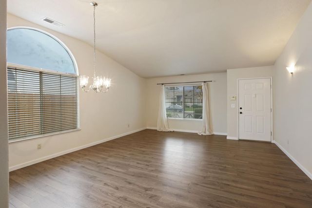 3716 Des Moines Dr, Stockton, CA 95209