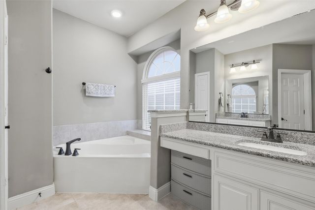 2939 Arenoso, Grand Prairie, TX 75054