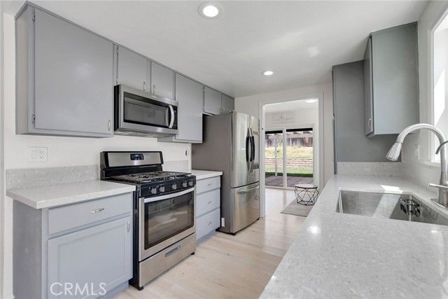 2673 Mercedes, Highland, CA 92346