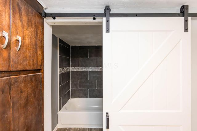 482 Jenkins Avenue, Columbus, OH 43207