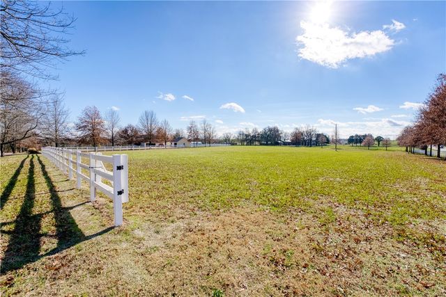 18551 Bethel Road, Gravette, AR 72736