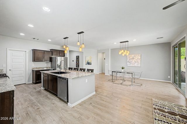 696 W GLEN CANYON Drive, San Tan Valley, AZ 85140