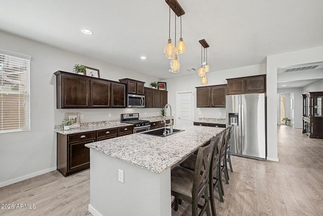 696 W GLEN CANYON Drive, San Tan Valley, AZ 85140
