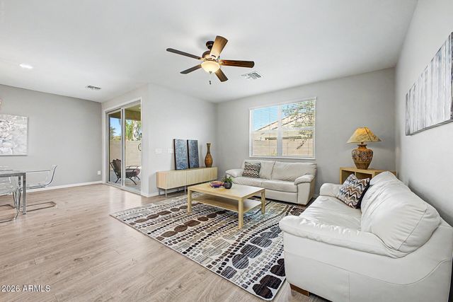 696 W GLEN CANYON Drive, San Tan Valley, AZ 85140