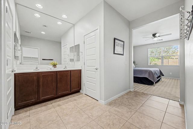 696 W GLEN CANYON Drive, San Tan Valley, AZ 85140