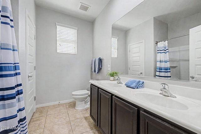 696 W GLEN CANYON Drive, San Tan Valley, AZ 85140
