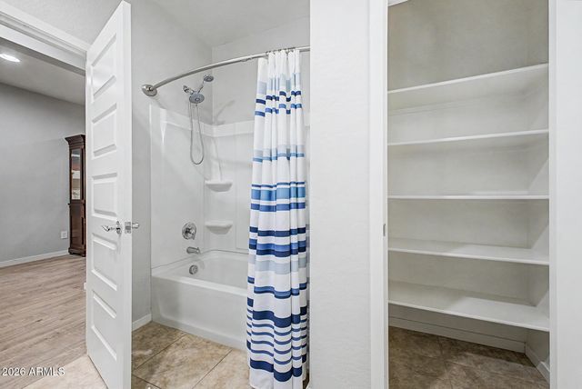 696 W GLEN CANYON Drive, San Tan Valley, AZ 85140