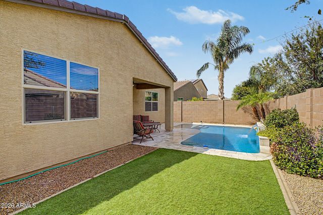 696 W GLEN CANYON Drive, San Tan Valley, AZ 85140