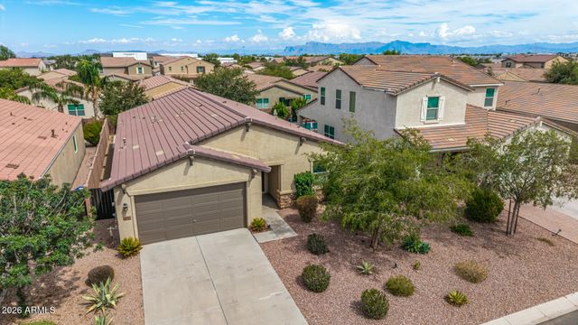 696 W GLEN CANYON Drive, San Tan Valley, AZ 85140