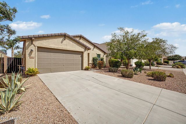 696 W GLEN CANYON Drive, San Tan Valley, AZ 85140