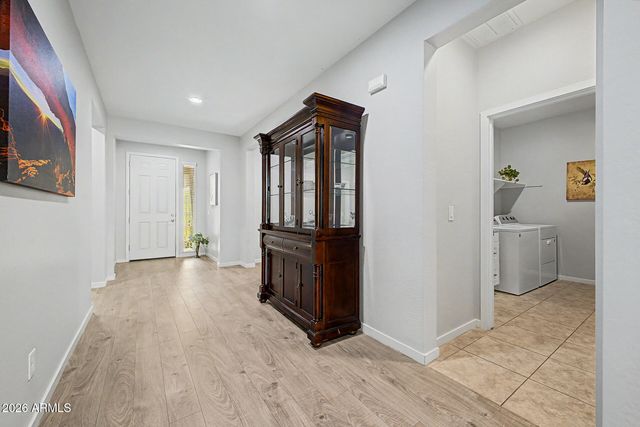 696 W GLEN CANYON Drive, San Tan Valley, AZ 85140