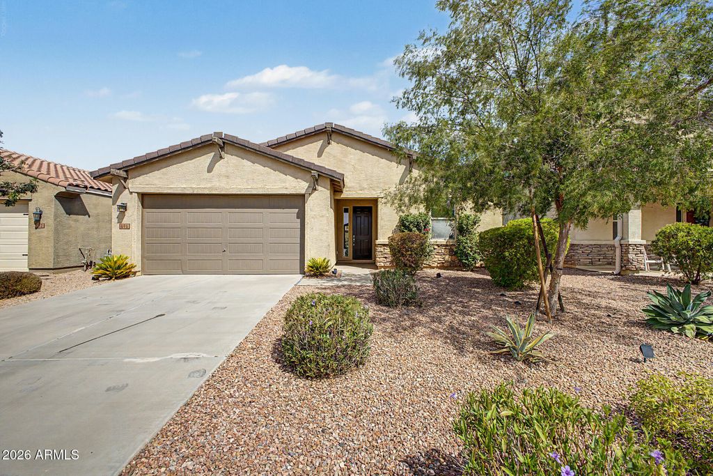 696 W GLEN CANYON Drive, San Tan Valley, AZ 85140 — photo 2
