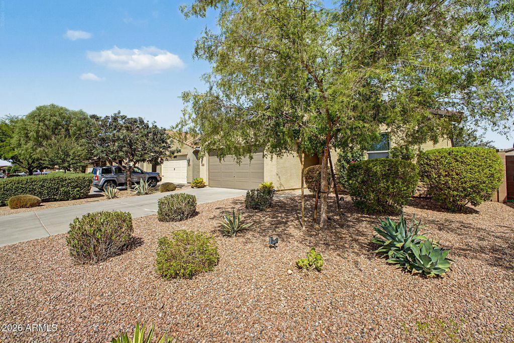 696 W GLEN CANYON Drive, San Tan Valley, AZ 85140 — photo 5