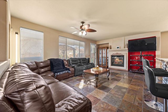 9820 Spring View Way, Elk Grove, CA 95757