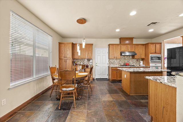 9820 Spring View Way, Elk Grove, CA 95757