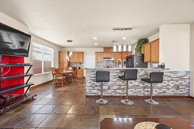 9820 Spring View Way, Elk Grove, CA 95757