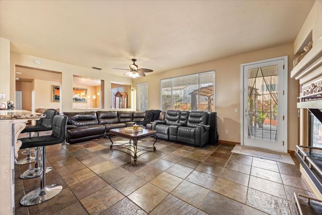 9820 Spring View Way, Elk Grove, CA 95757