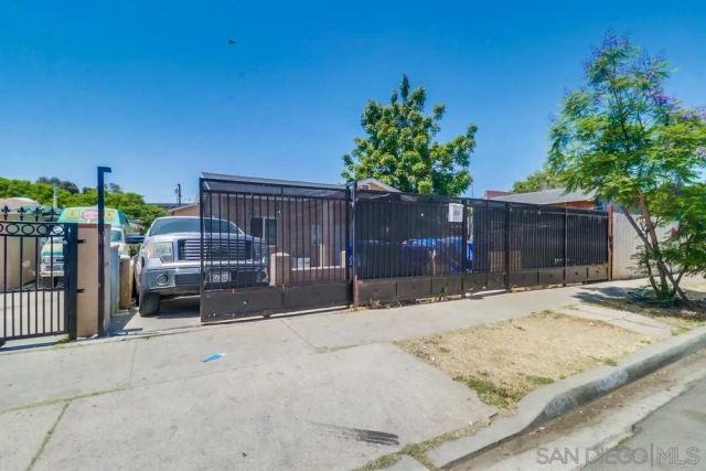 3521 Acacia, San Diego, CA 92113