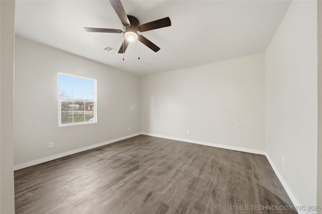 5340 W 11th Street, Tulsa, OK 74127