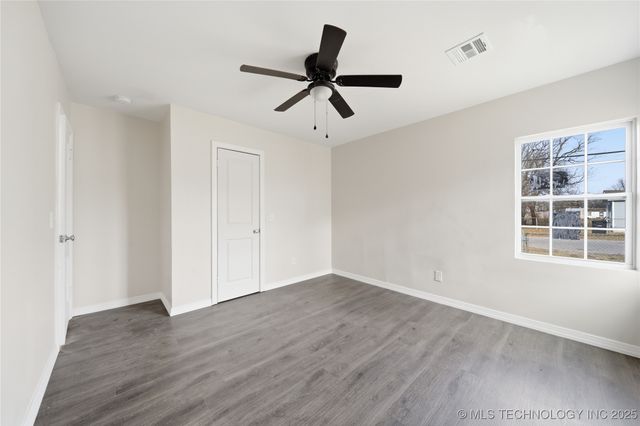 5340 W 11th Street, Tulsa, OK 74127