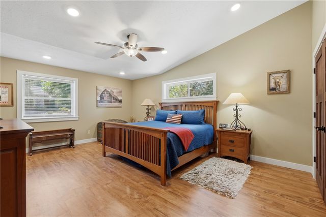 11 Country Club Drive, Holiday Island, AR 72631
