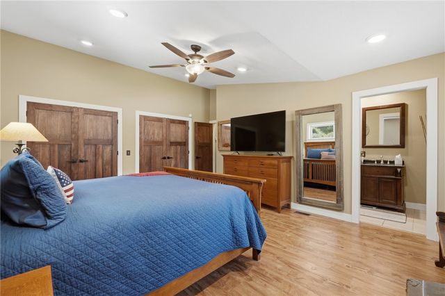 11 Country Club Drive, Holiday Island, AR 72631