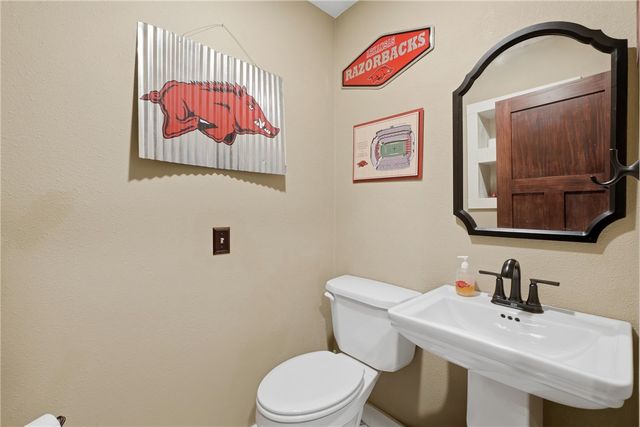 11 Country Club Drive, Holiday Island, AR 72631