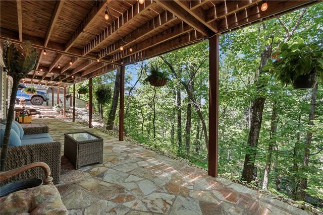 11 Country Club Drive, Holiday Island, AR 72631
