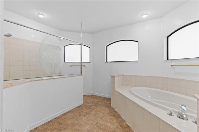 1012 NW 33rd PL, Cape Coral, FL 33993
