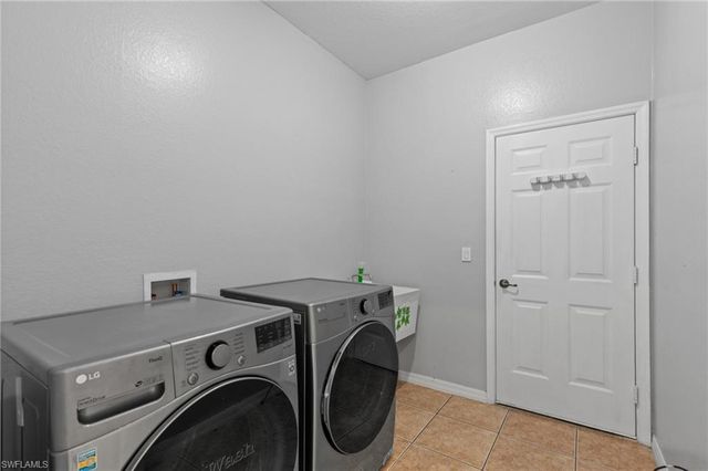 1012 NW 33rd PL, Cape Coral, FL 33993