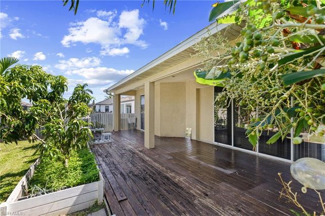 1012 NW 33rd PL, Cape Coral, FL 33993