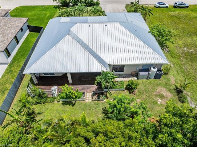 1012 NW 33rd PL, Cape Coral, FL 33993