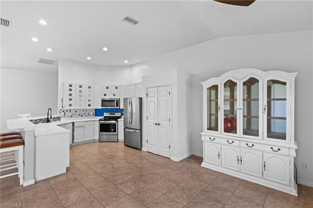 1012 NW 33rd PL, Cape Coral, FL 33993