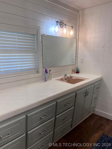 203 NE H Street, Stigler, OK 74462