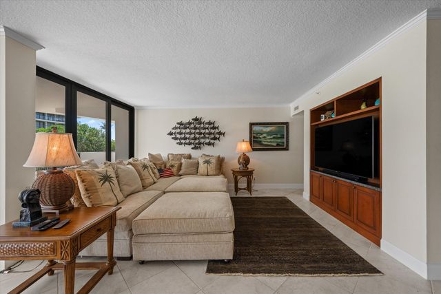 3440 S Ocean Boulevard 104 S, Palm Beach, FL 33480