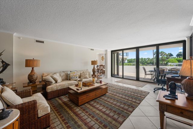 3440 S Ocean Boulevard 104 S, Palm Beach, FL 33480
