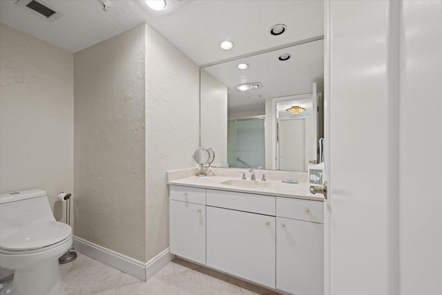 3440 S Ocean Boulevard 104 S, Palm Beach, FL 33480