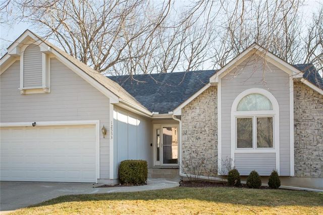 12553 S Alcan Circle, Olathe, KS 66062