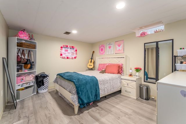 1909 W Anita Ave, Wichita, KS 67203