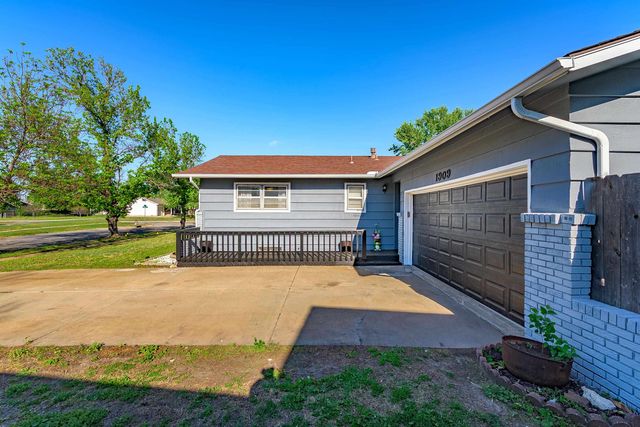 1909 W Anita Ave, Wichita, KS 67203