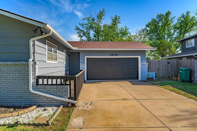 1909 W Anita Ave, Wichita, KS 67203