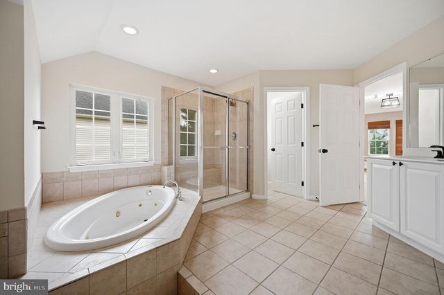 30 HOUSER DR, Lovettsville, VA 20180