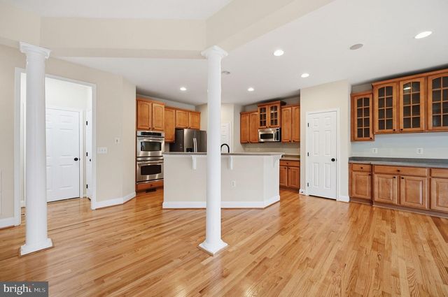 30 HOUSER DR, Lovettsville, VA 20180