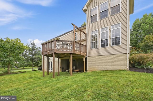 30 HOUSER DR, Lovettsville, VA 20180