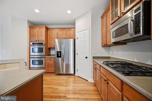30 HOUSER DR, Lovettsville, VA 20180