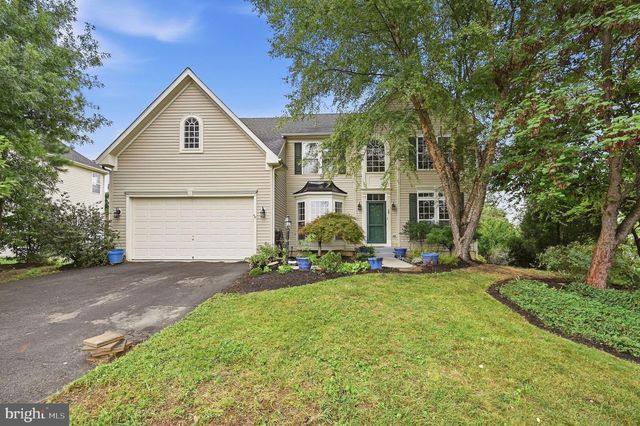 30 HOUSER DR, Lovettsville, VA 20180