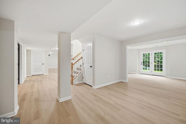 30 HOUSER DR, Lovettsville, VA 20180