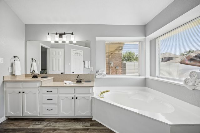 8510 Hartford Drive, Rowlett, TX 75089