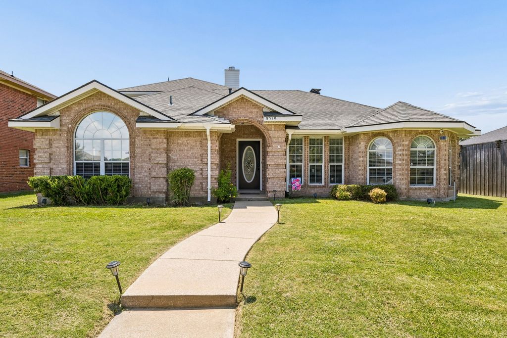 8510 Hartford Drive, Rowlett, TX 75089